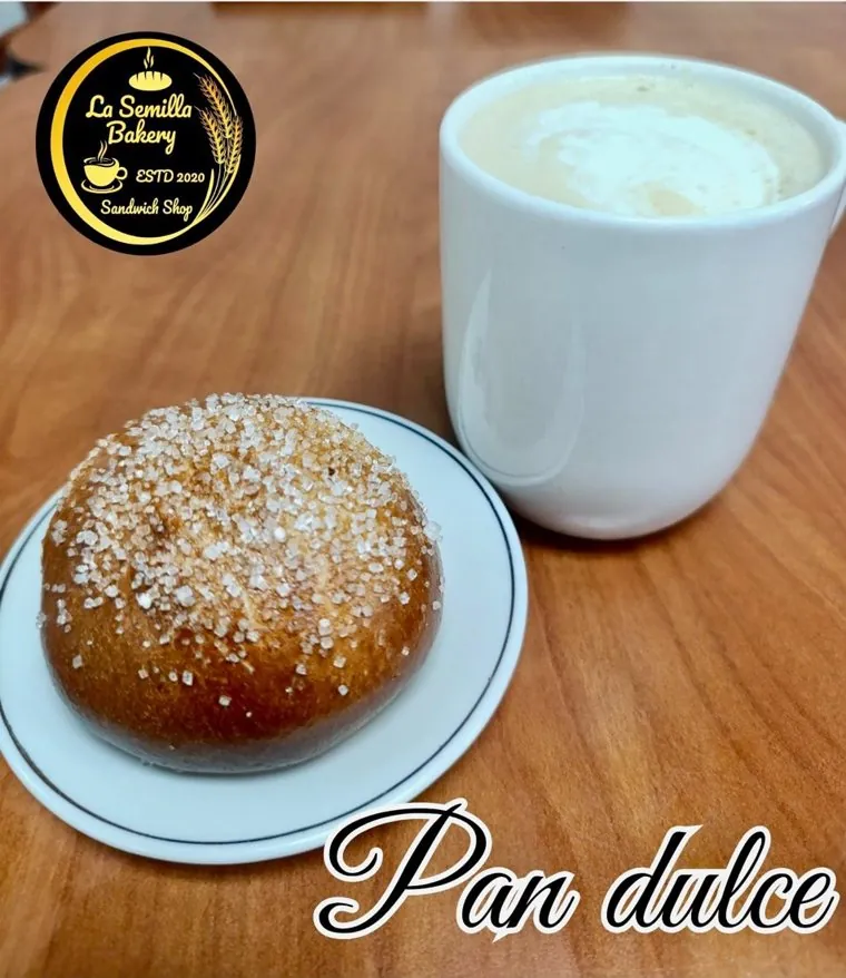 Pan dulce con café con leche